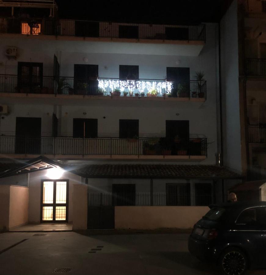 Il Giardino Della Reggia Bed & Breakfast Caserta Exterior photo